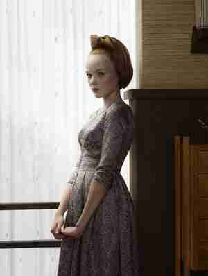 Erwin Olaf Victoria Grief 2007 Collectie Museum MORE Gorssel Ruurlo photo courtesy Galerie Ron Mandos Amsterdam Erwin Olaf